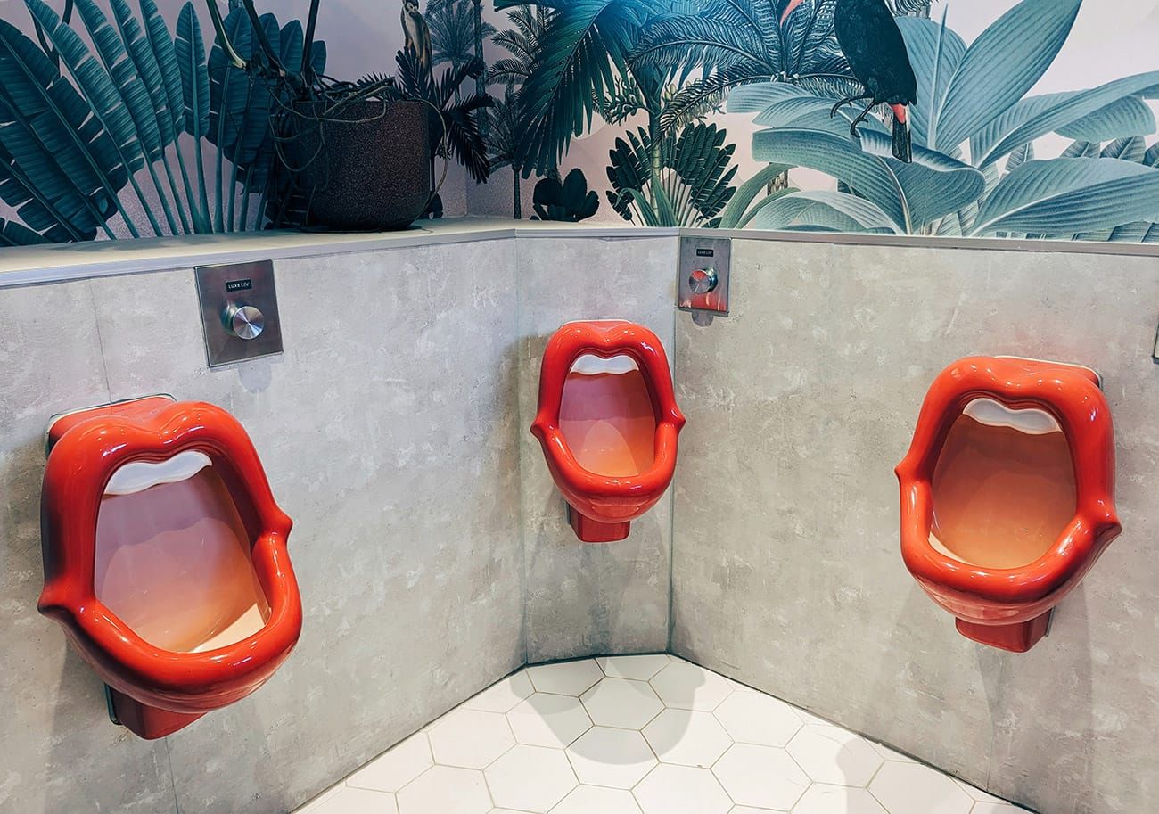 Hero Image of Những nghi thức trong toilet nam