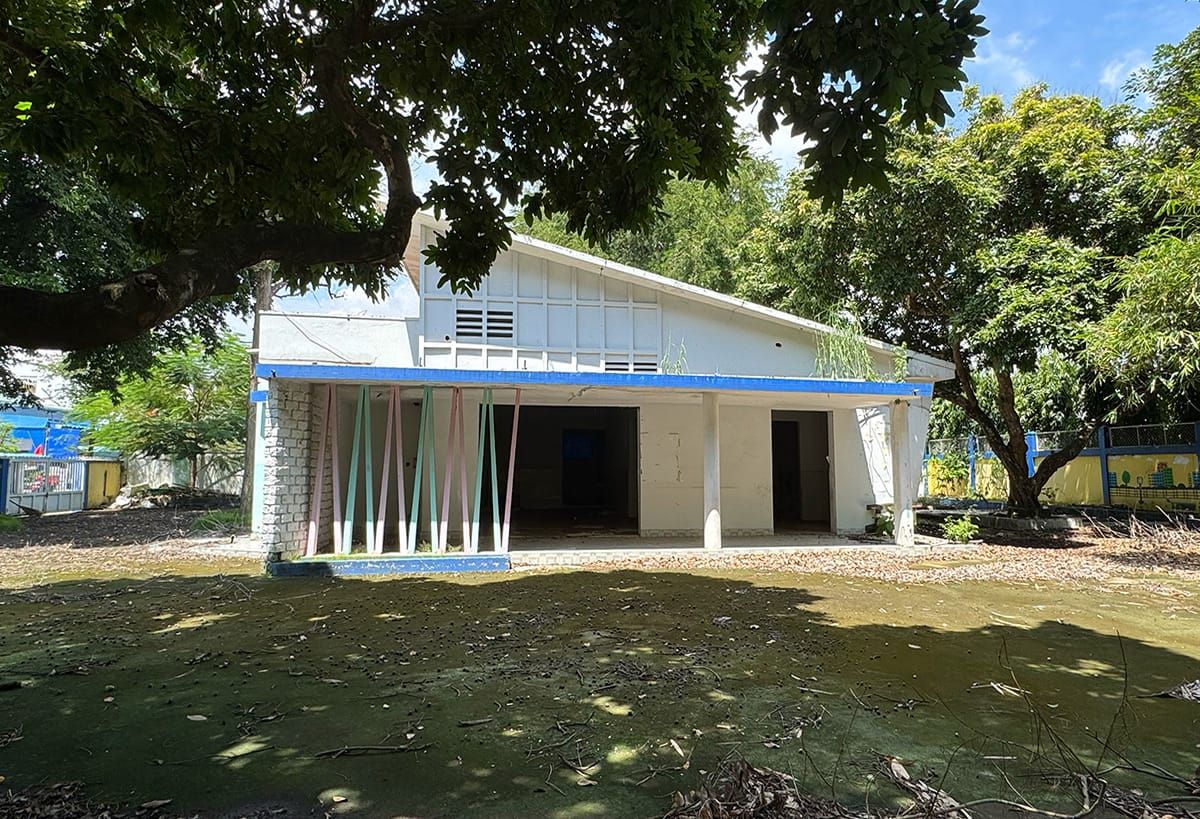 Hero Image of Những ngôi nhà đẹp của một làng dang dở