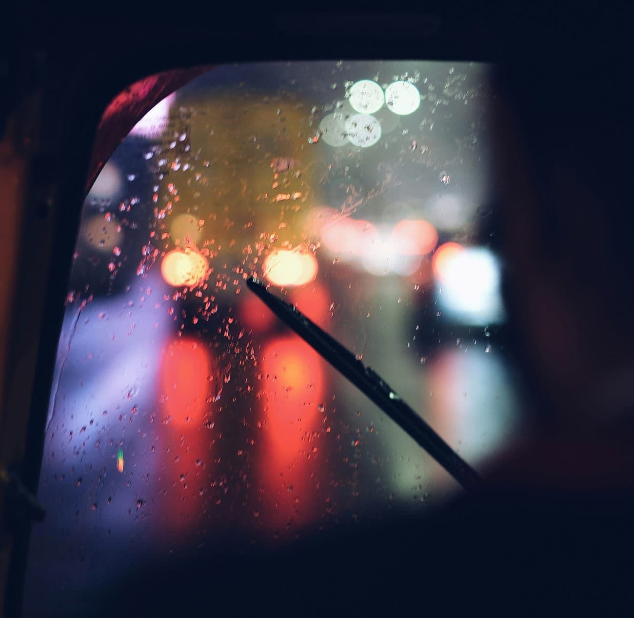 Hero Image of Những người đàn ông vĩ đại và cuộc chiến gạt nước ô tô