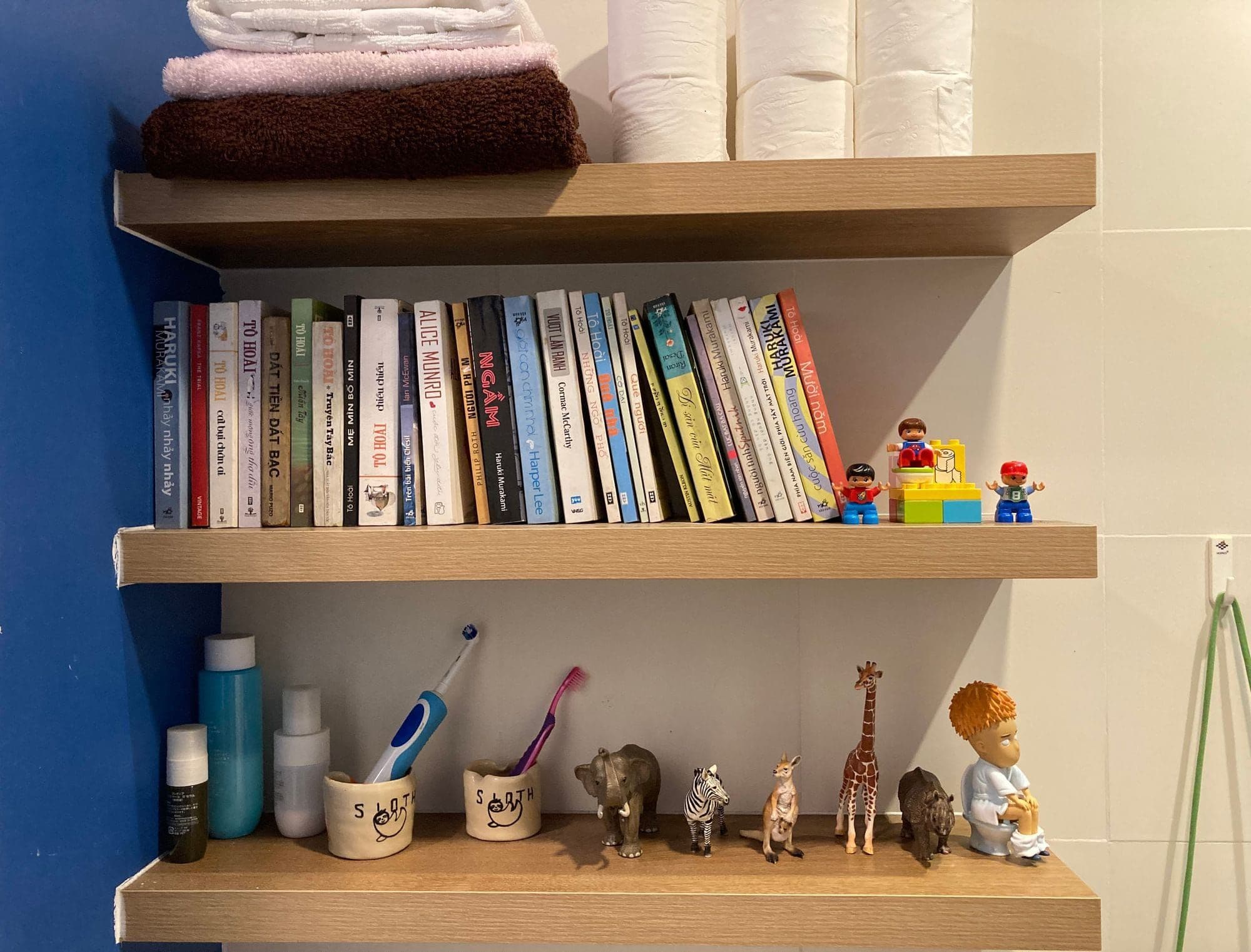 Hero Image of Đàn ông chữa lành trong toilet