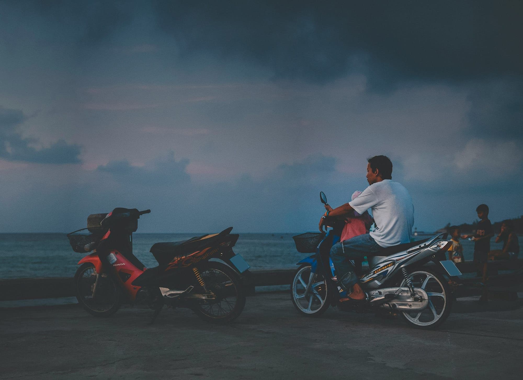 Hero Image of Ba và con gái