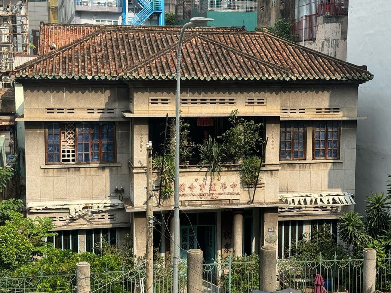 Hero Image of Ai đã xây ngôi nhà đẹp này?