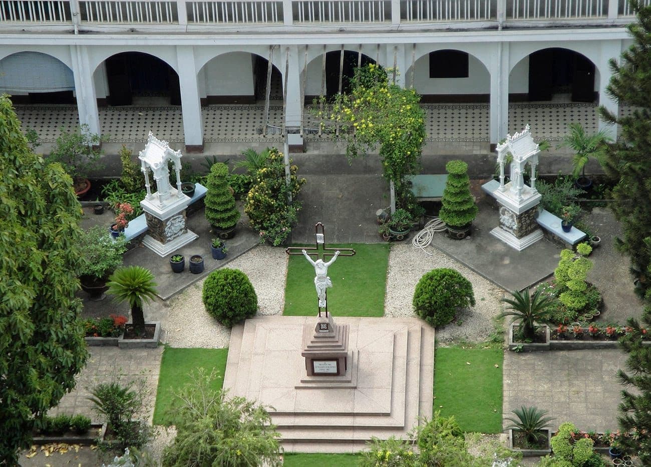 Hero Image of Đan viện cổ, vẻ đẹp bên trong và những câu chuyện kỳ lạ (phần II)