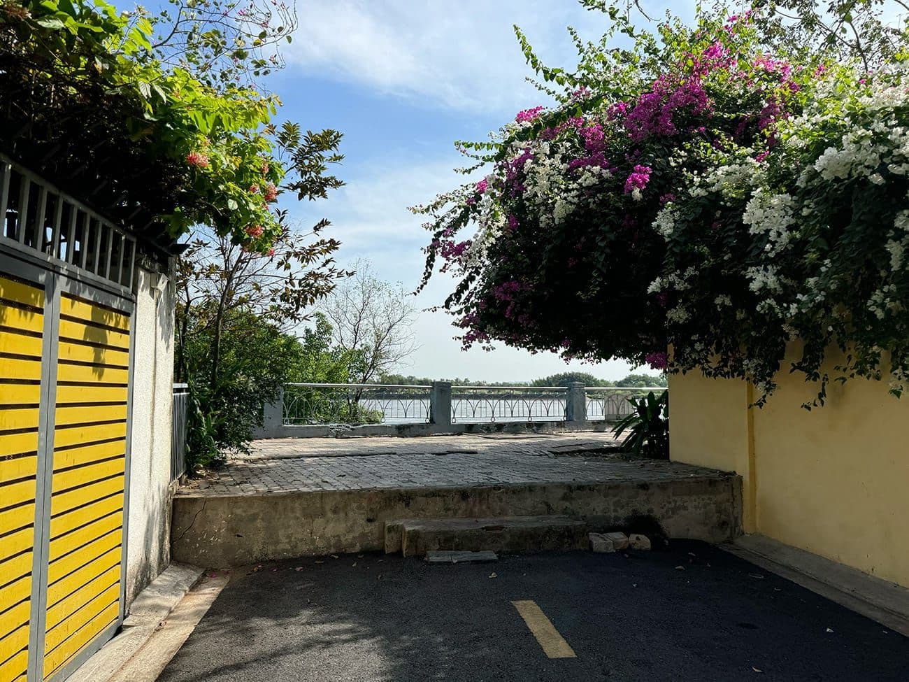 Hero Image of Chill ở ngôi làng đẹp bên sông