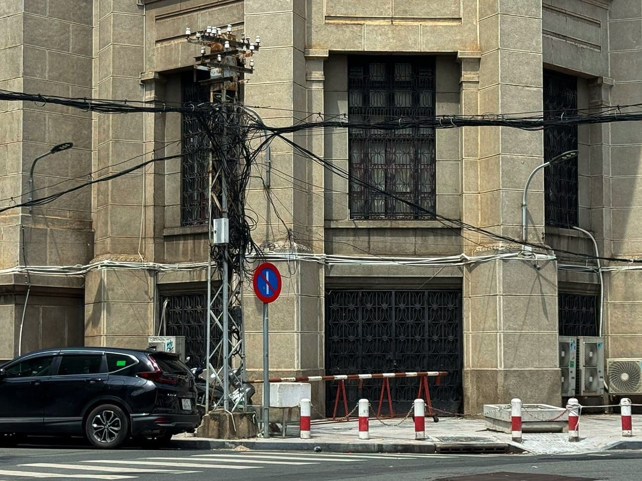 Hero Image of Những cụ già tóc rối trăm tuổi