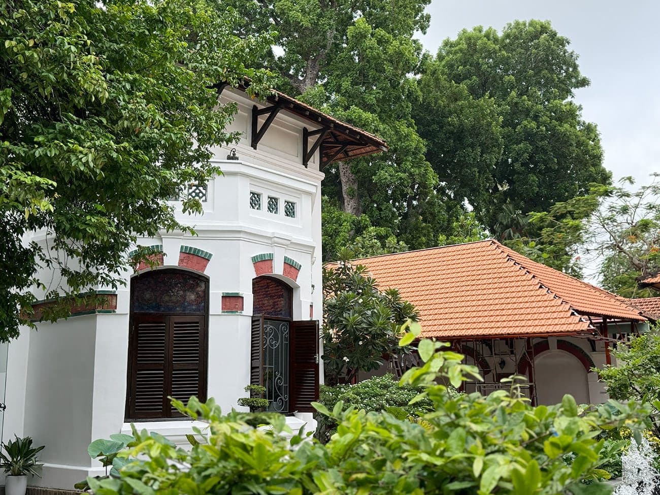 Hero Image of Ngôi trường trăm năm và những đổi thay từ con chữ