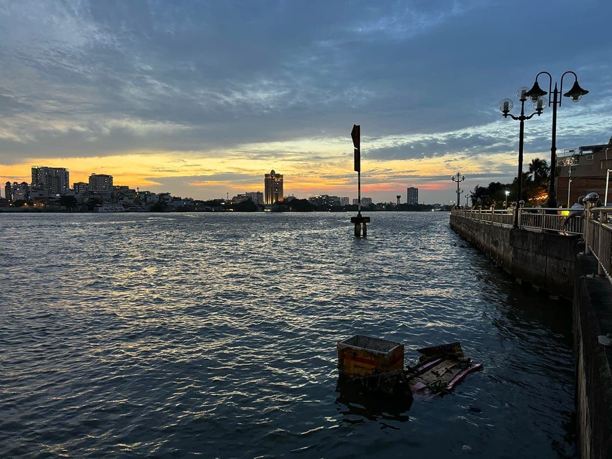 Hero Image of Từ lá chuối đến bịch nylon: Một hành trình xả rác