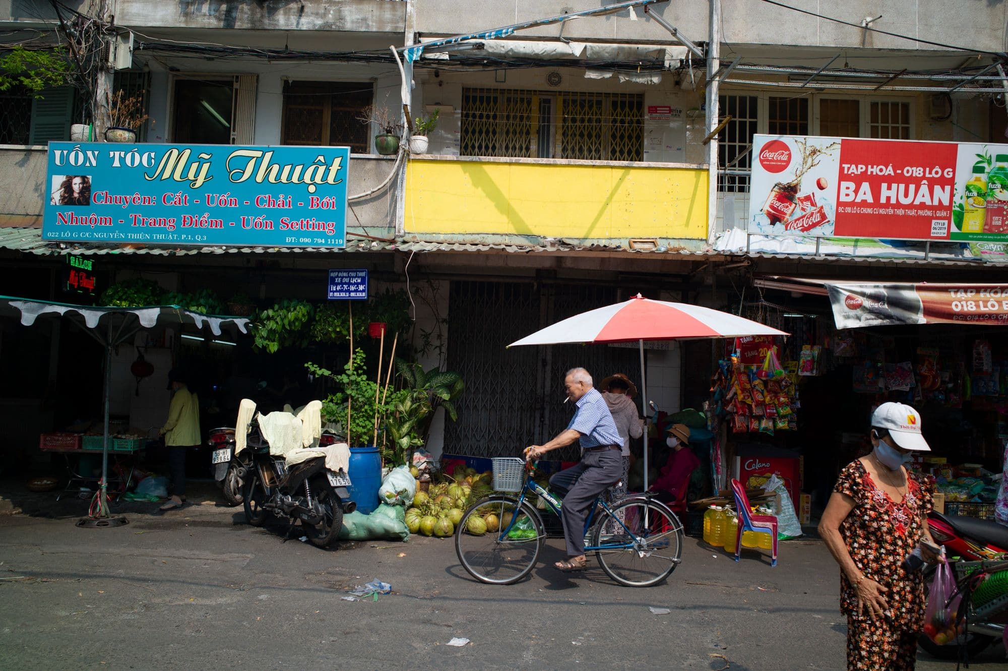 Du lịch gần nhà