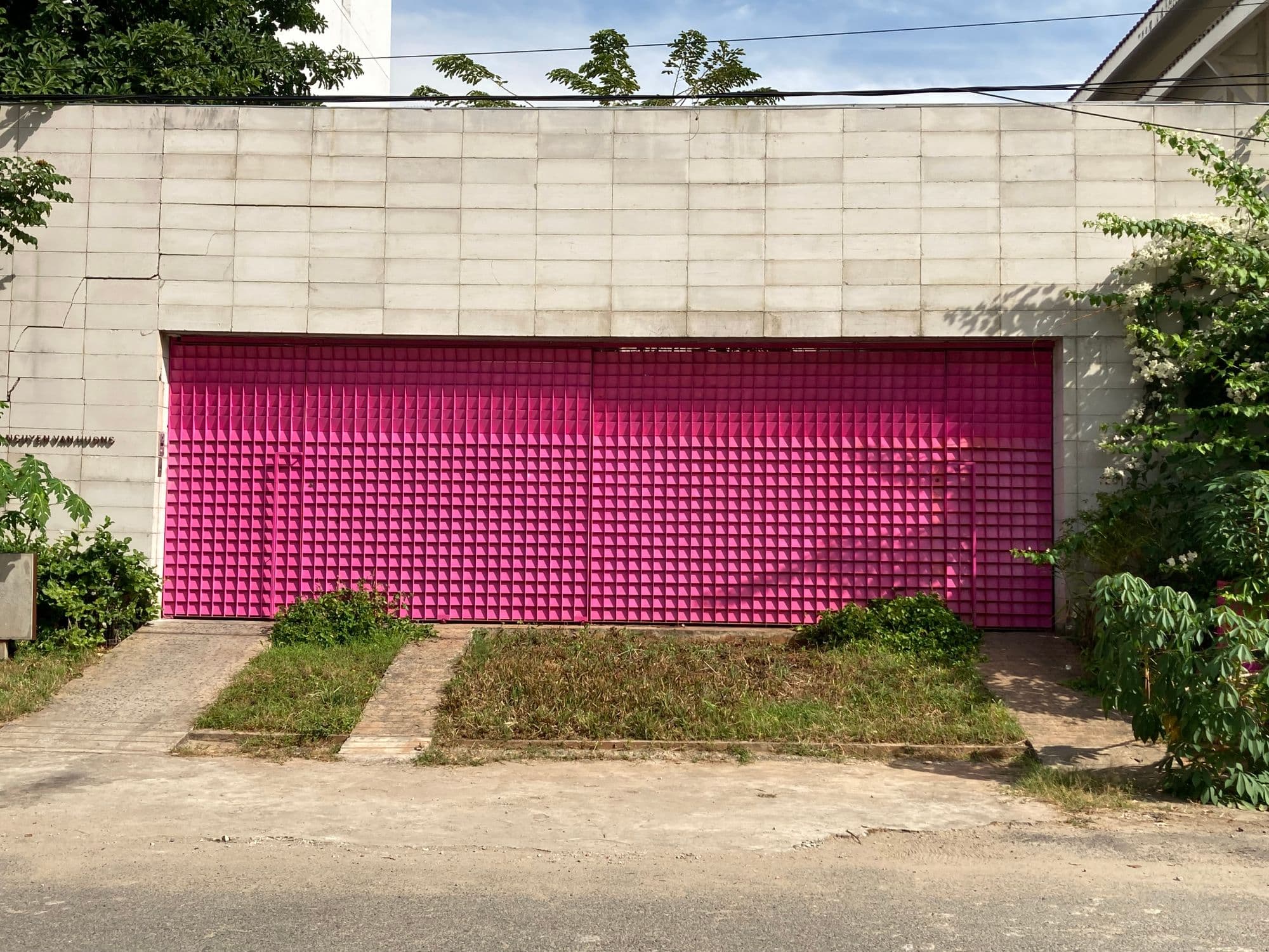 Những cánh cổng biết nói