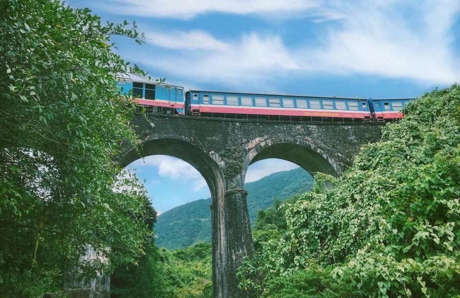 Chuyến tàu Việt Nam huyền thoại