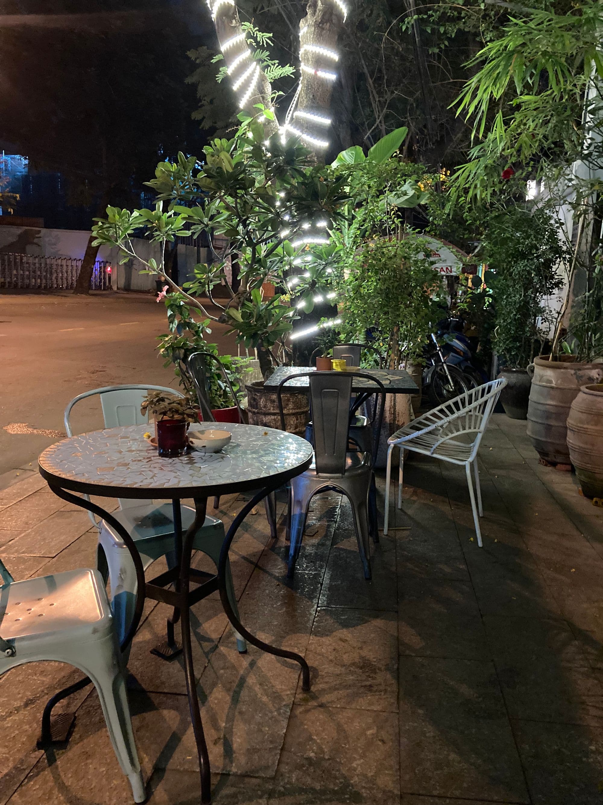 Bia homemade Bỉ trong một quán xinh xắn