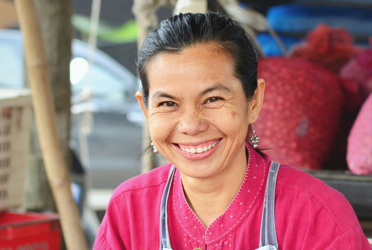 Vòng quanh thế giới và cười