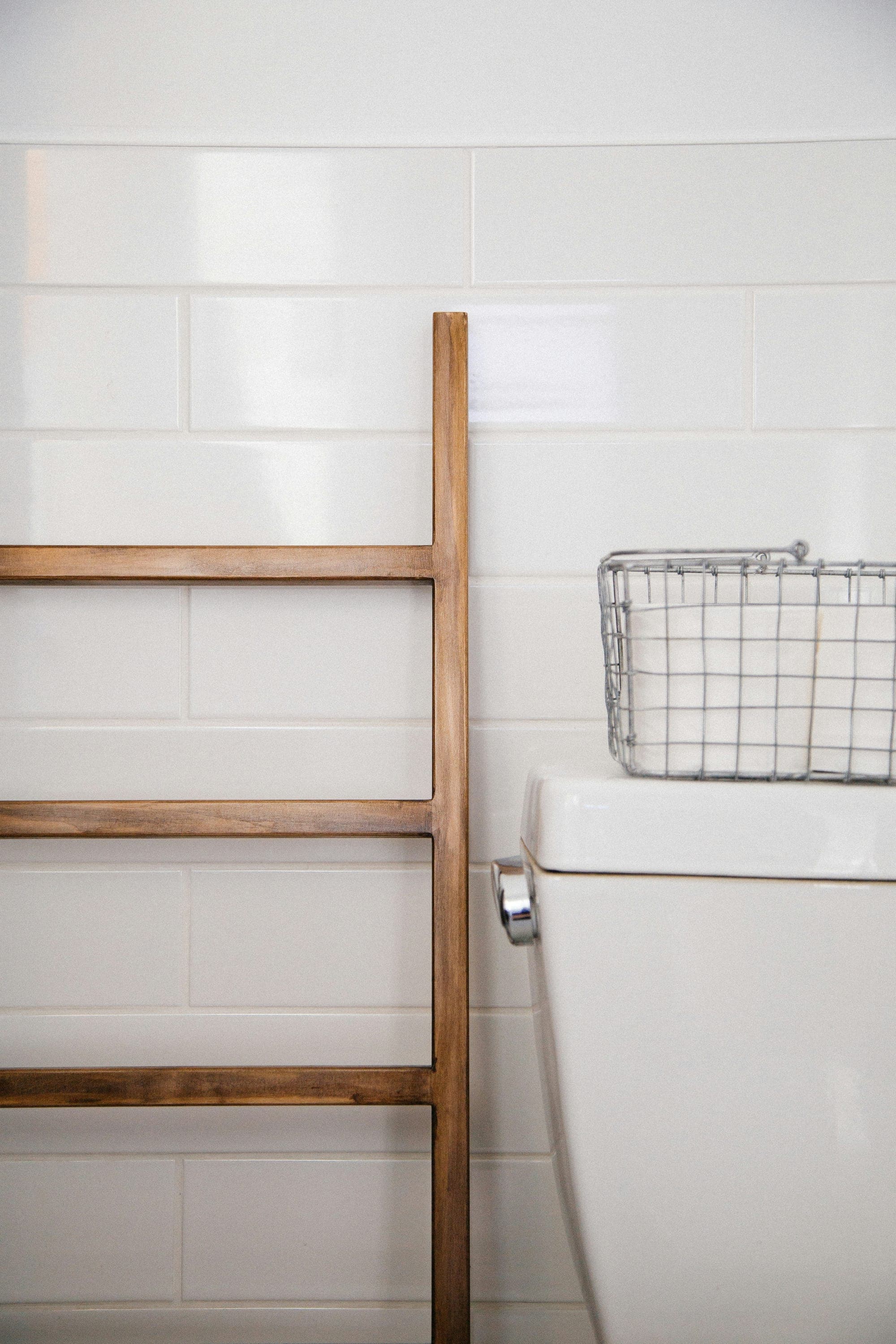Đàn ông chữa lành trong toilet