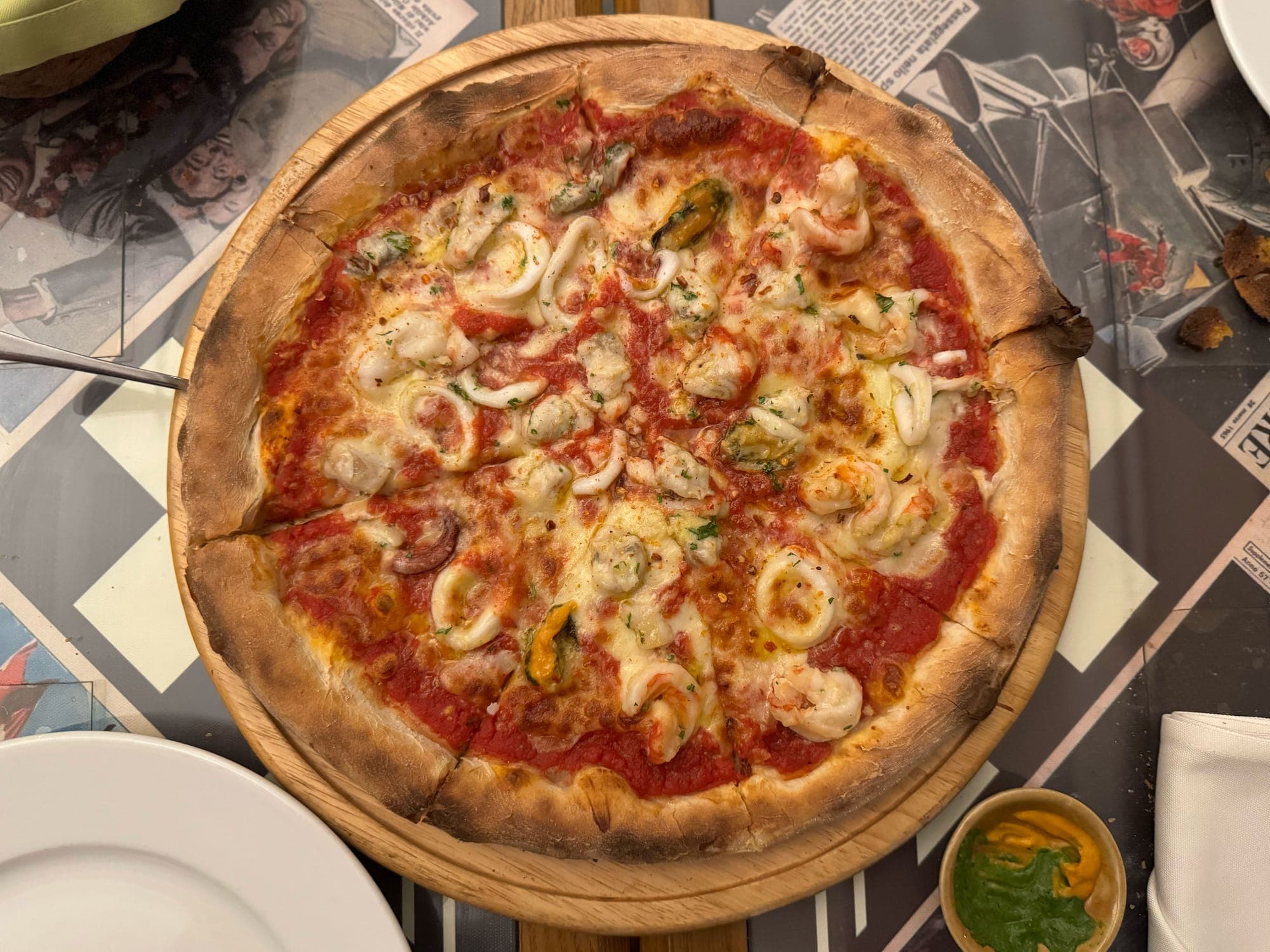 Một trong những quán pizza ngon nhất thế giới lại ở Việt Nam
