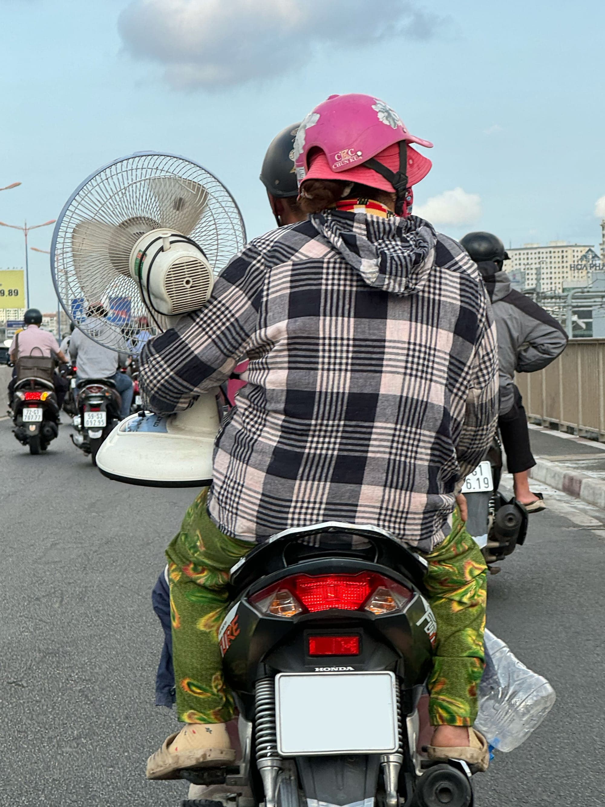 Những người cứu thế giới và cứu luôn chúng ta