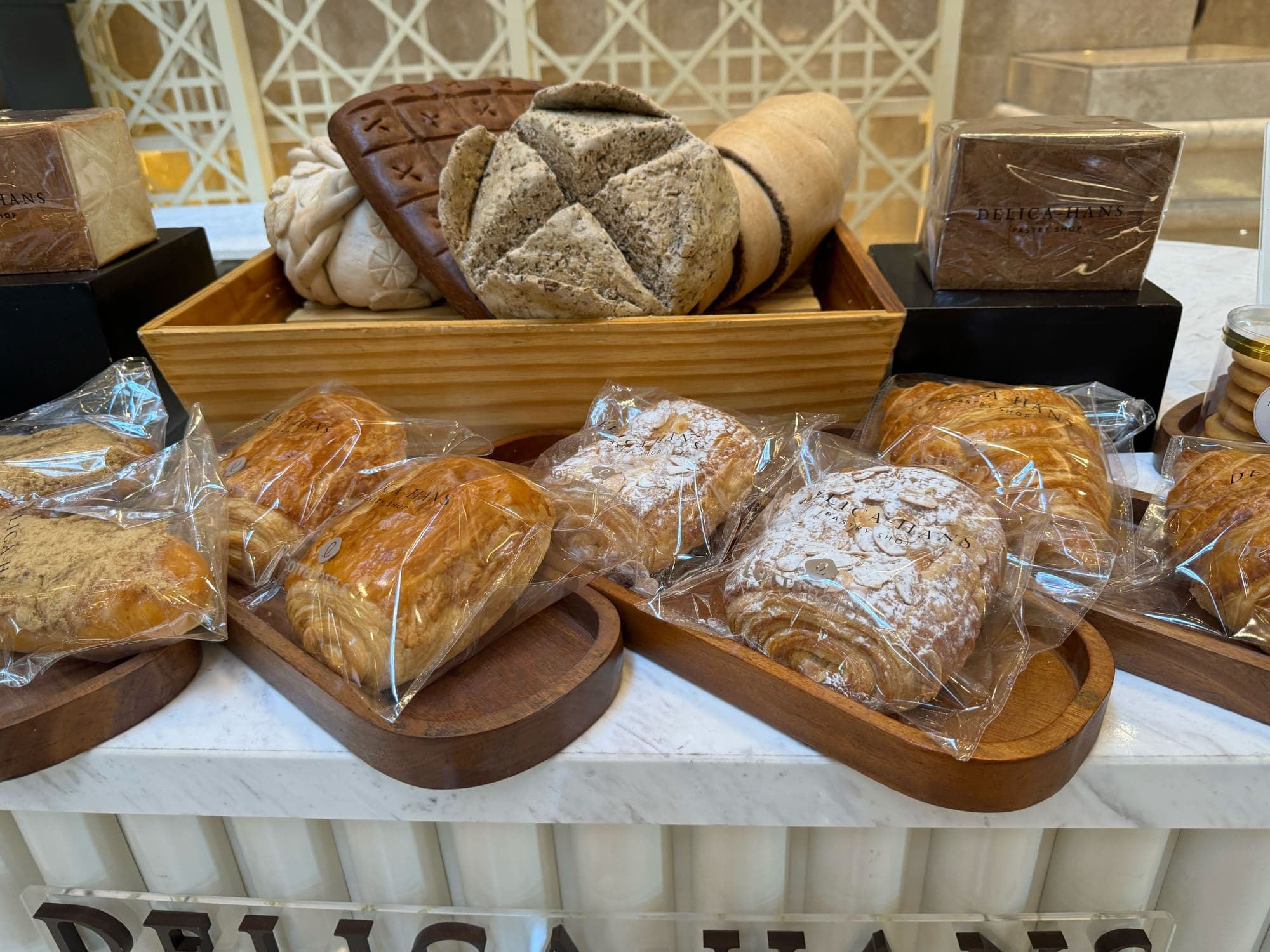 Những tiệm bánh hoan hỉ