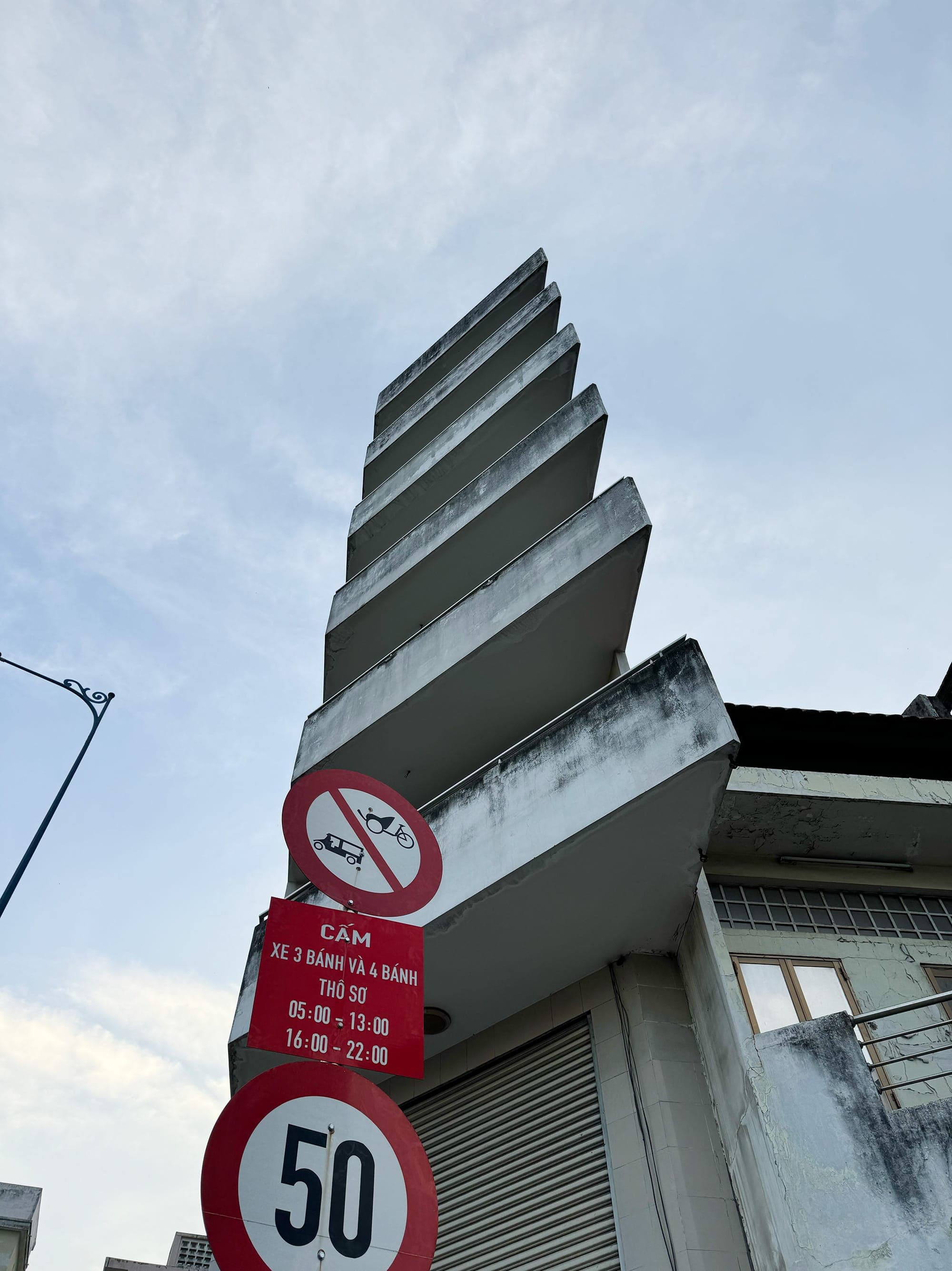 Những ngôi nhà kỳ lạ