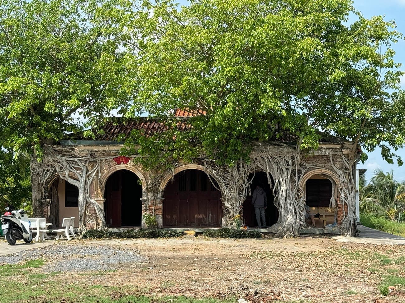 Một ngôi đình kỳ lạ