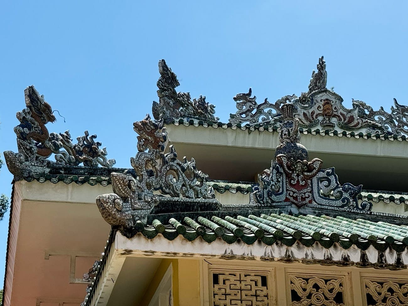Lăng mộ, ba người vợ và cuộc đời kỳ lạ của một thái giám