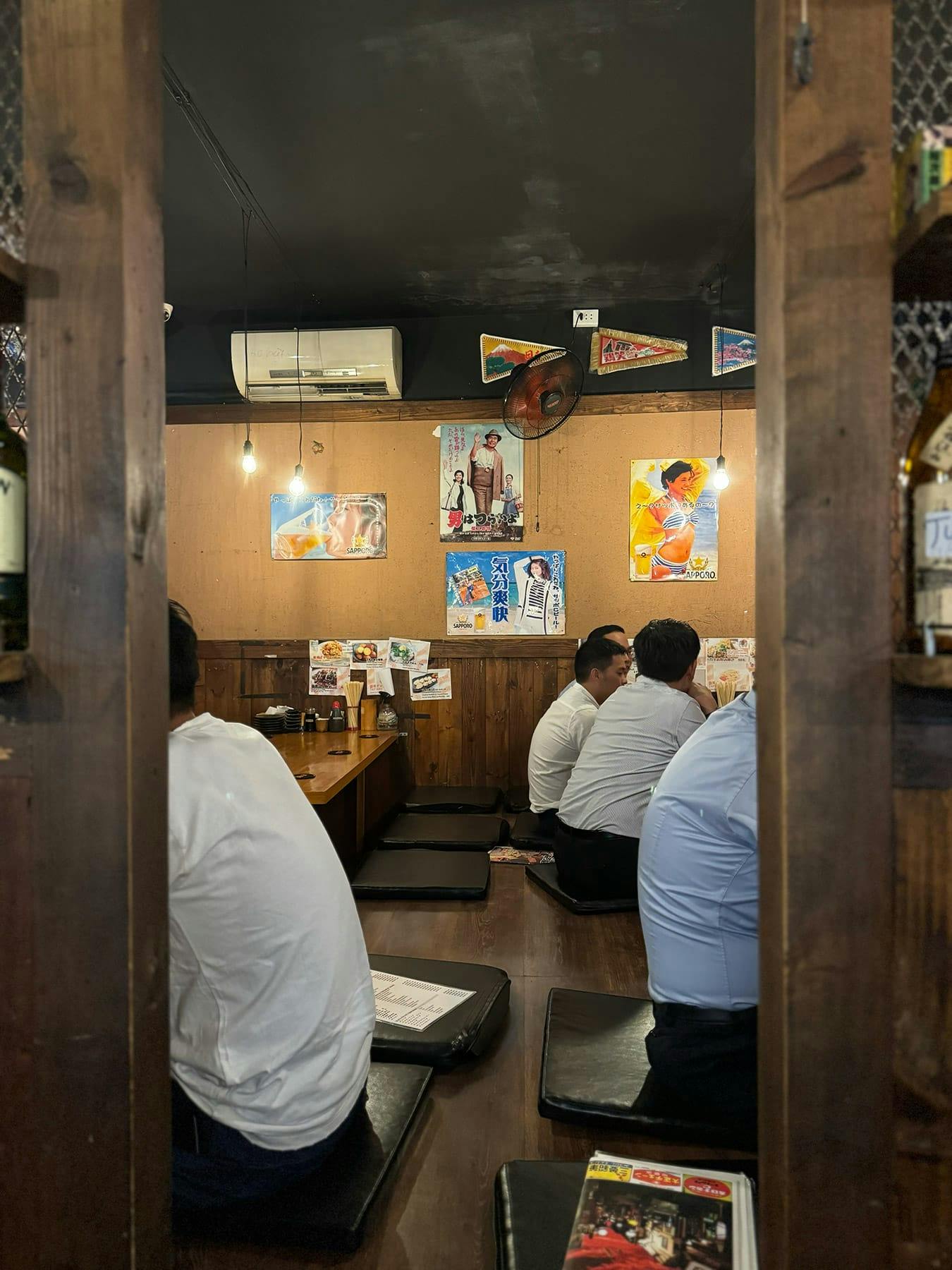 Izakaya, Yakitori và đêm cuối tuần tưng bừng kiểu Ginza nghèo