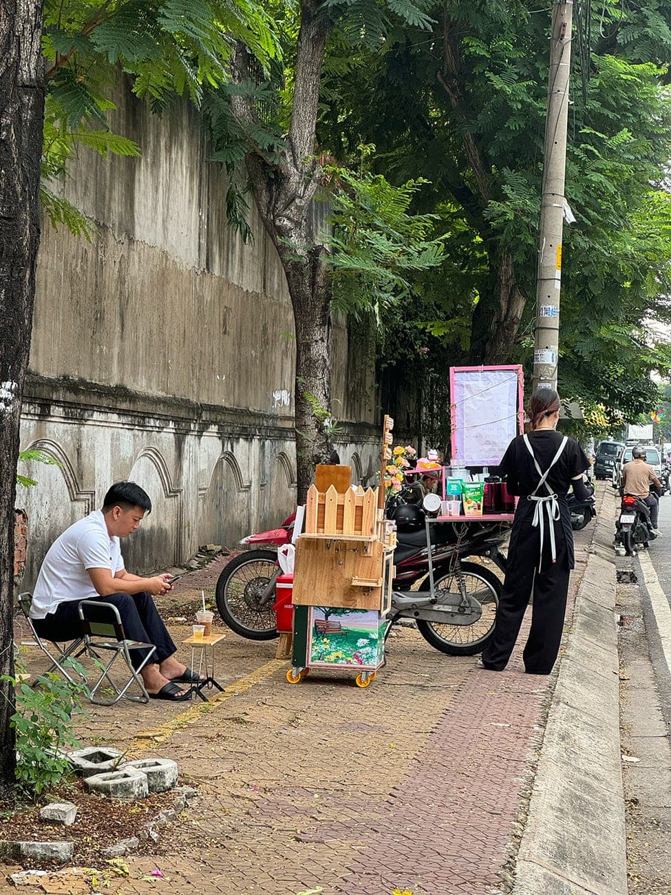 Vui chơi kiểu nghèo trong khu nhà giàu