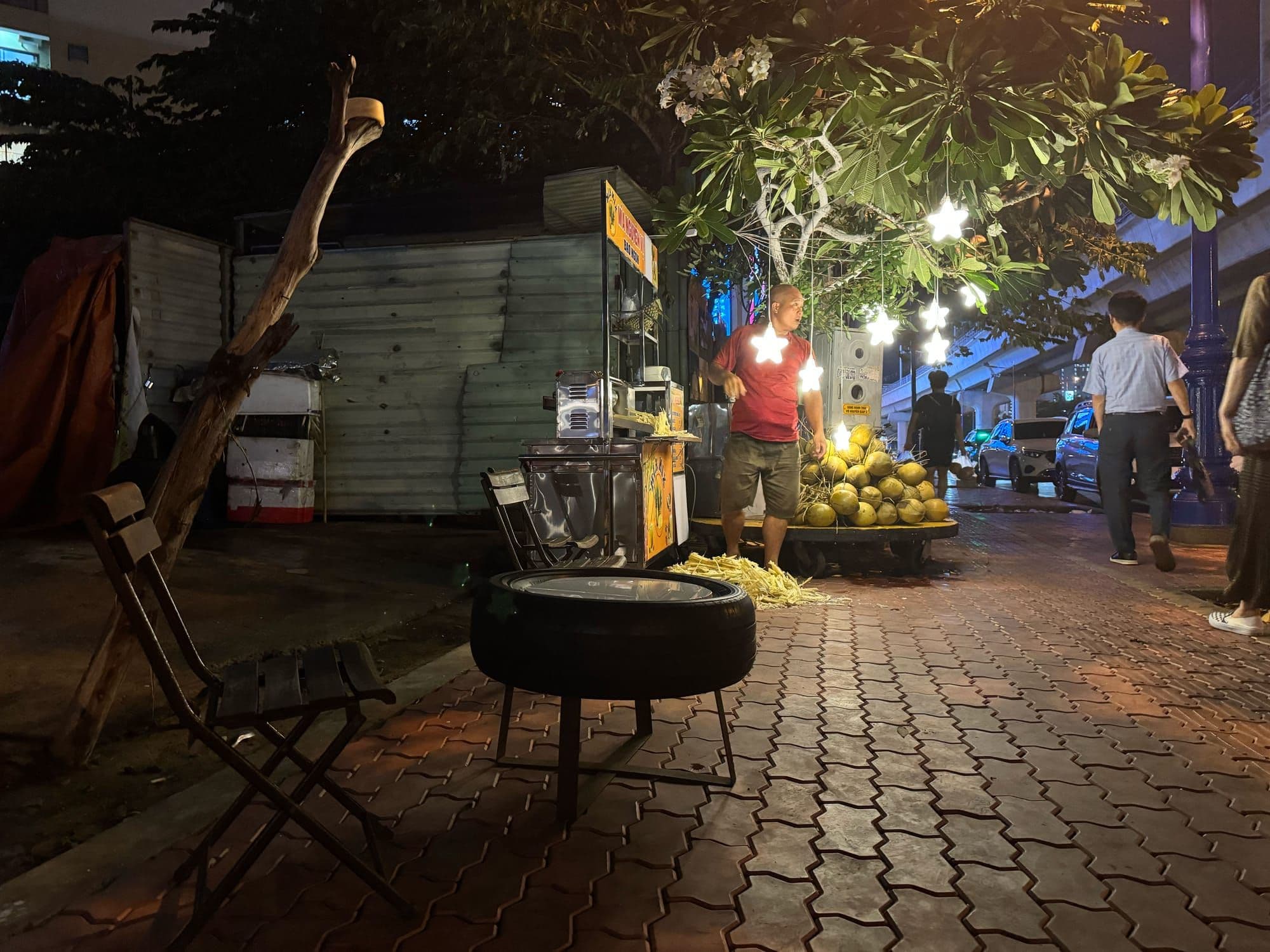 Hero Image of Tiểu khu Thảo Điền: Màn đêm