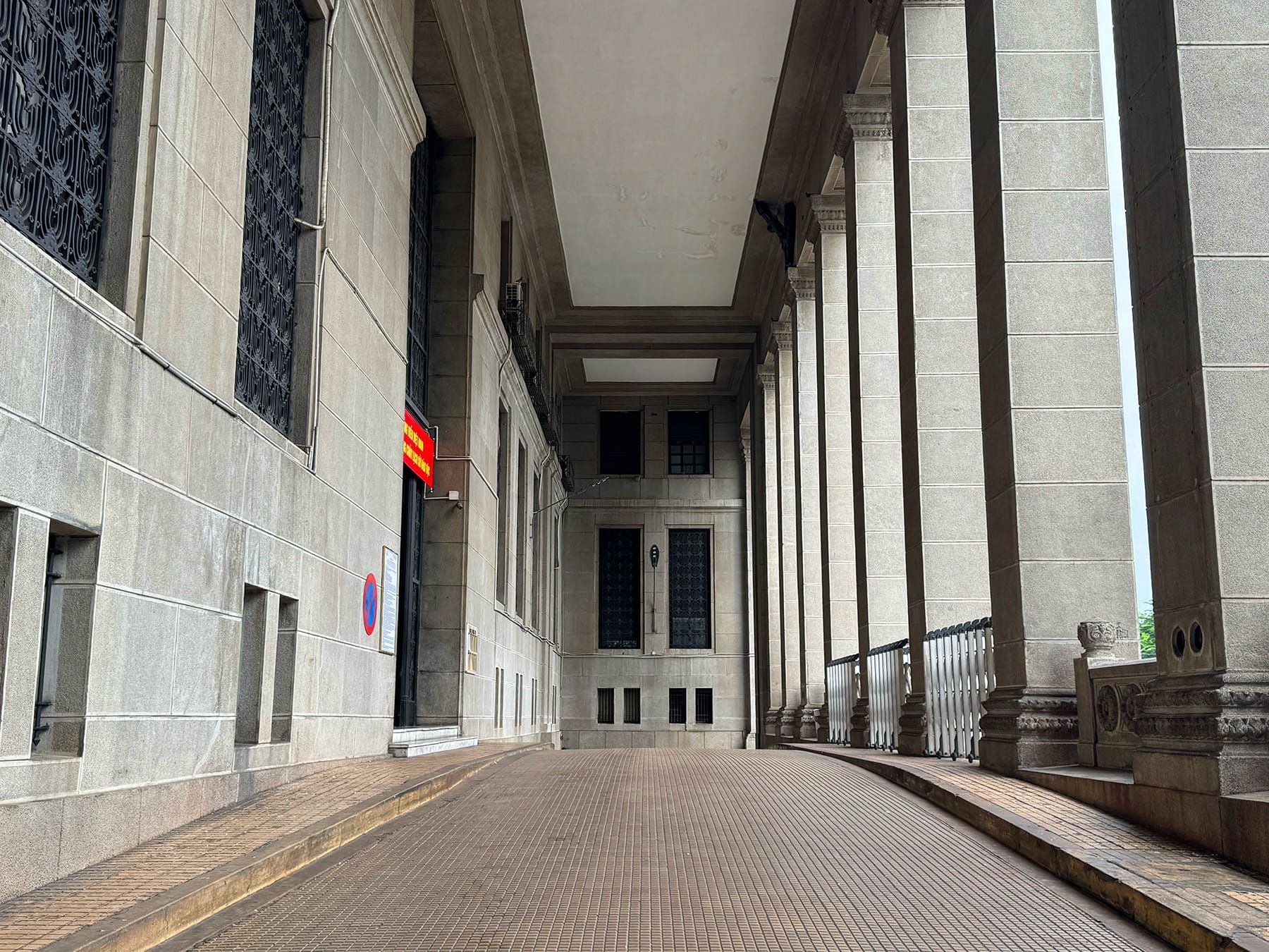 Hero Image of Cá mập Đông Dương: Vì sao ngân hàng quyền lực nhất bị người Sài Gòn ghét bỏ?