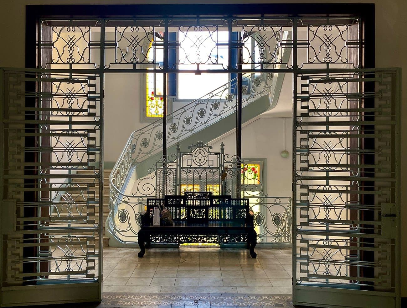 Hero Image of Bốn chú Hỏa và một khiếm khuyết