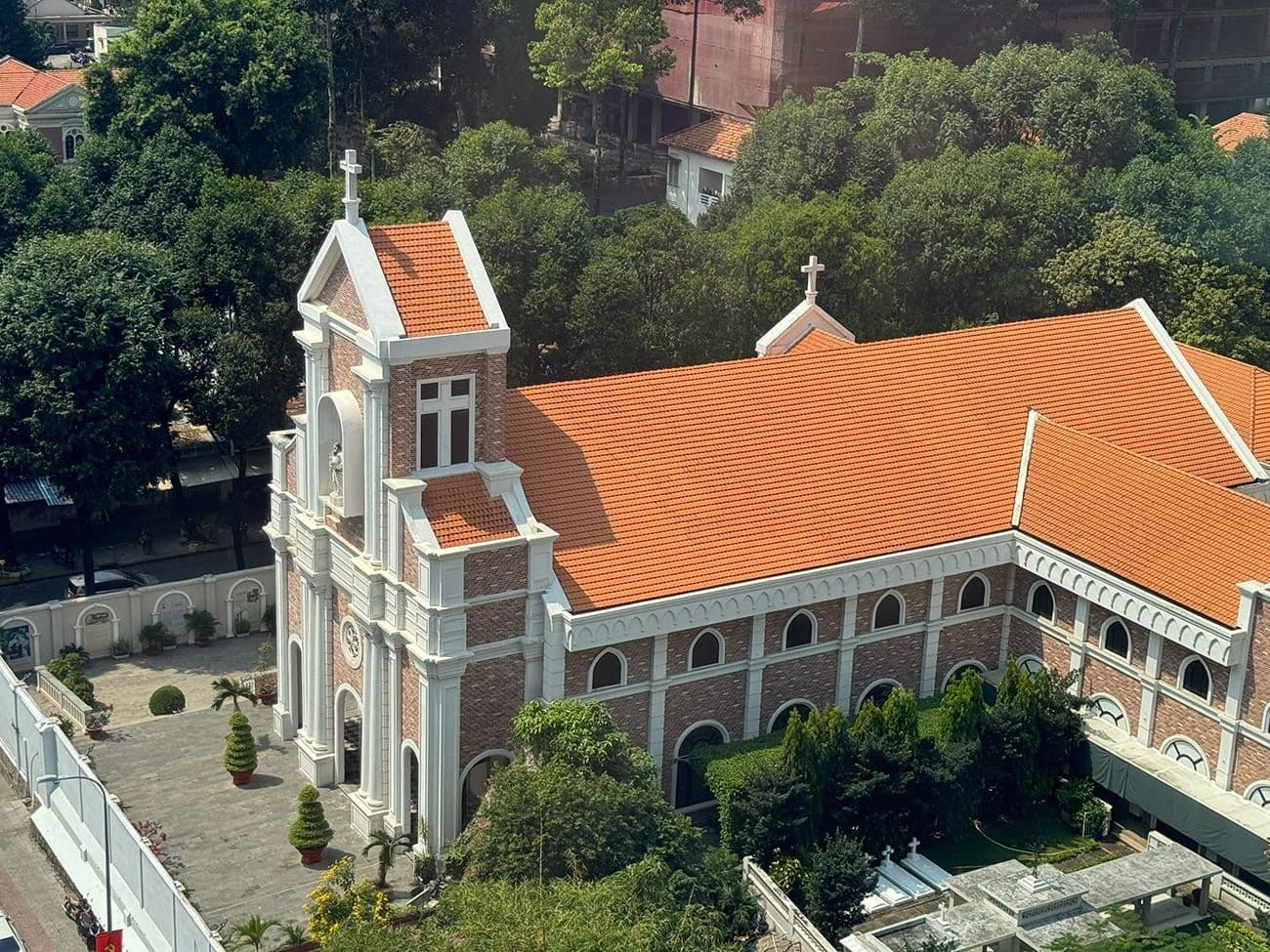 Hero Image of Đan viện cổ, vẻ đẹp bên trong và những câu chuyện kỳ lạ (phần I)