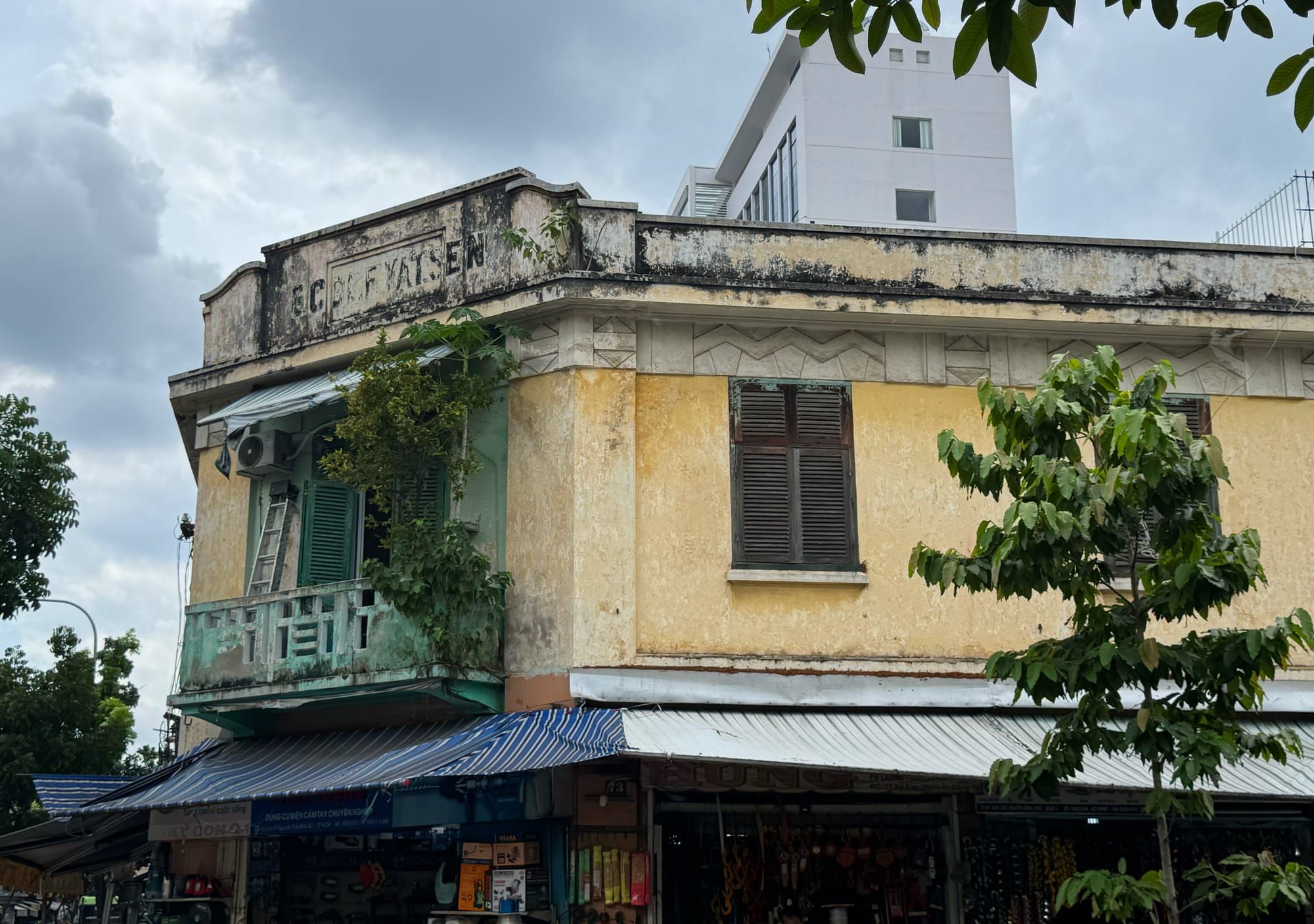 Hero Image of Ecole Yat-Sen: Dòng chữ cuối cùng trên "trường phố" đã biến mất