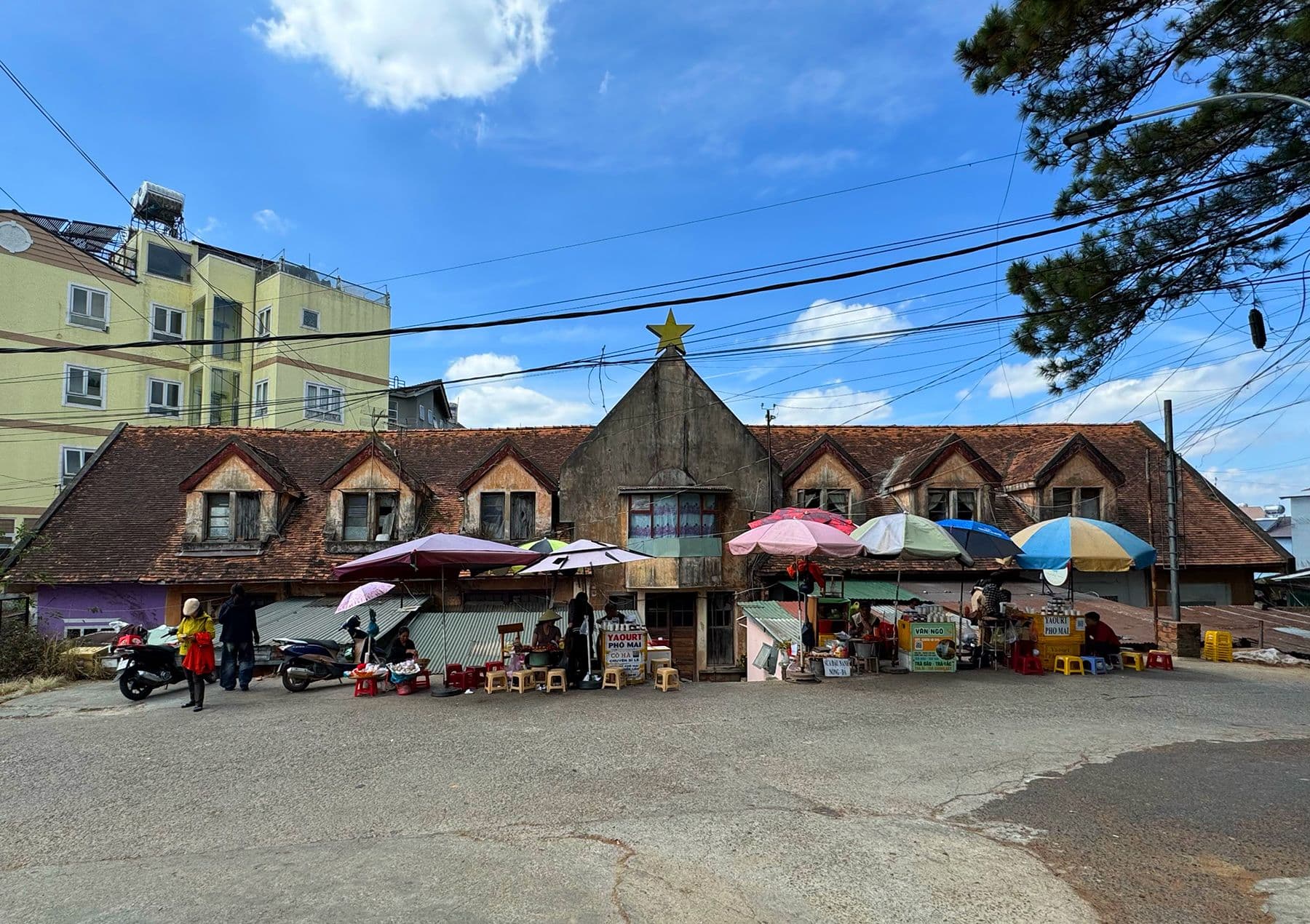 Nhà thờ Domaine de Marie