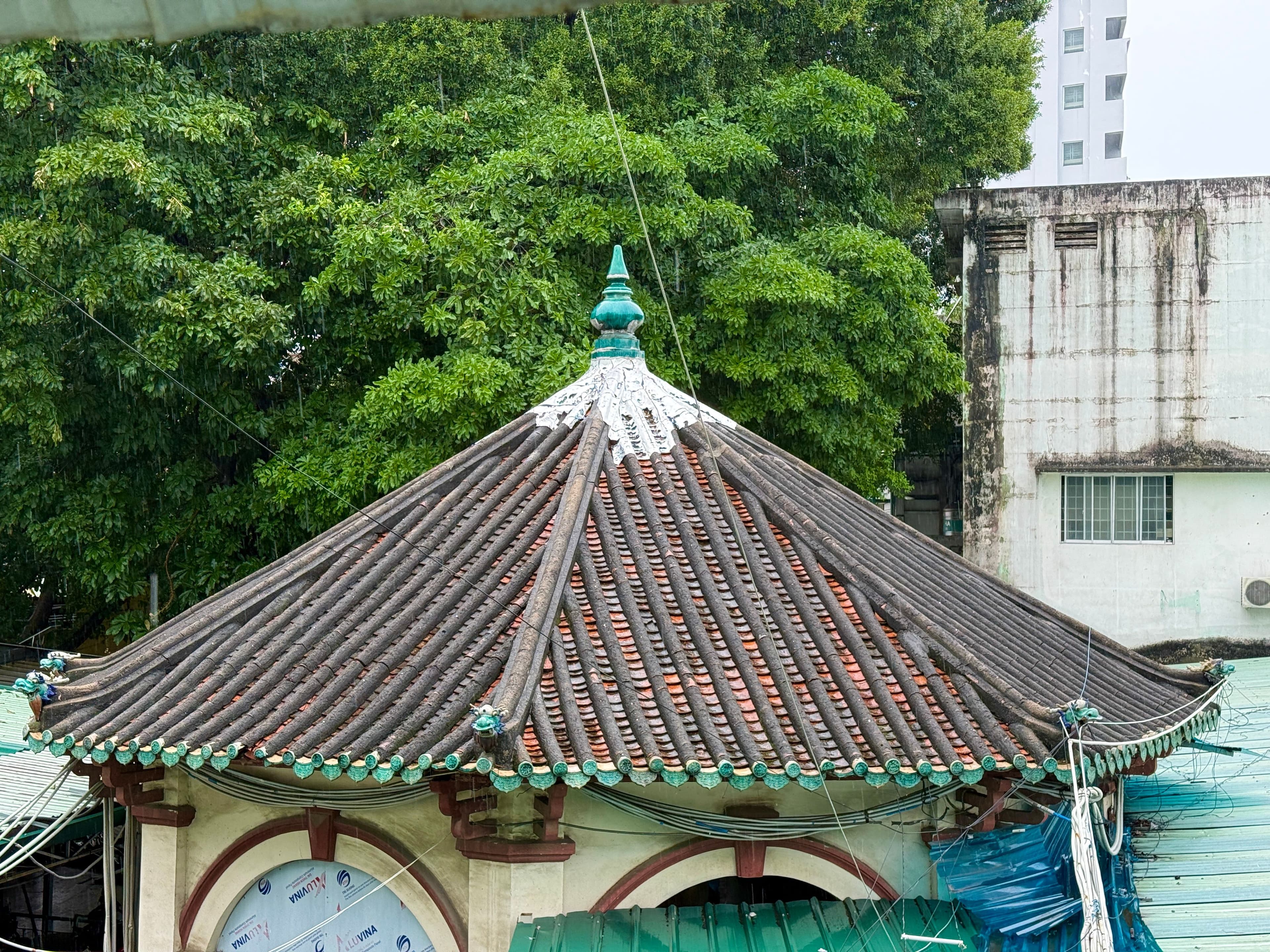 Hero Image of Số phận hẩm hiu của một đài bát giác cổ